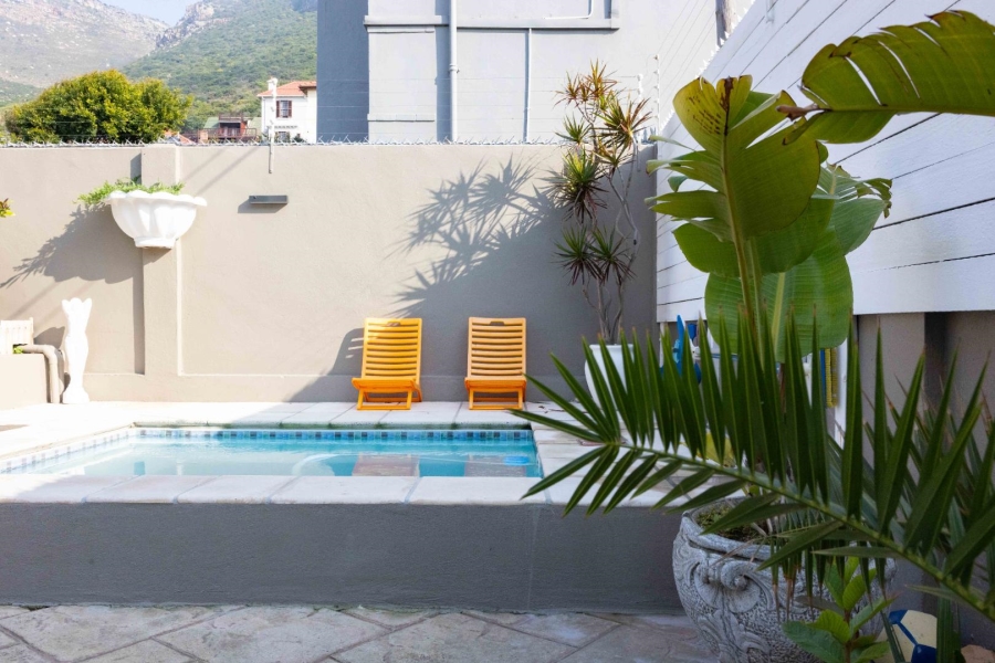 6 Bedroom Property for Sale in Muizenberg Western Cape